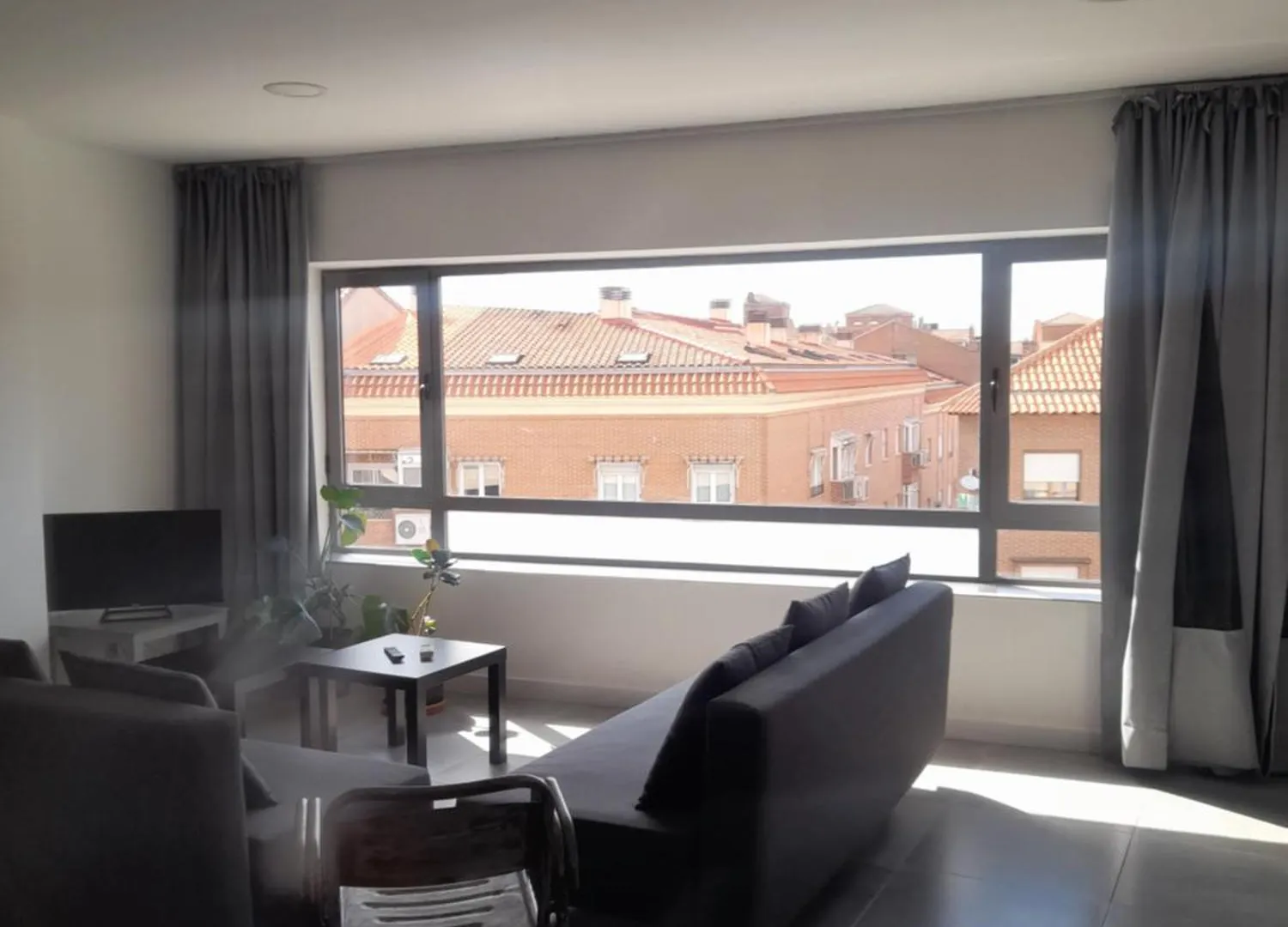 Toletum Low Cost Lofts Diafanos O 2Dormitorios Parking Municipal Gratis Al Aire Libre A 100M Toledo Apartment