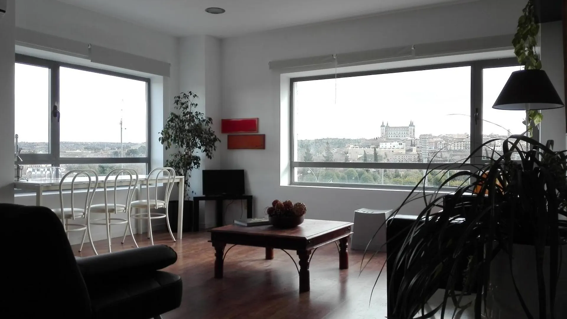 TOLETUM low cost LOFTS diáfanos o 2dormitorios PARKING Municipal Gratis al aire libre a 100m Toledo 0*,
