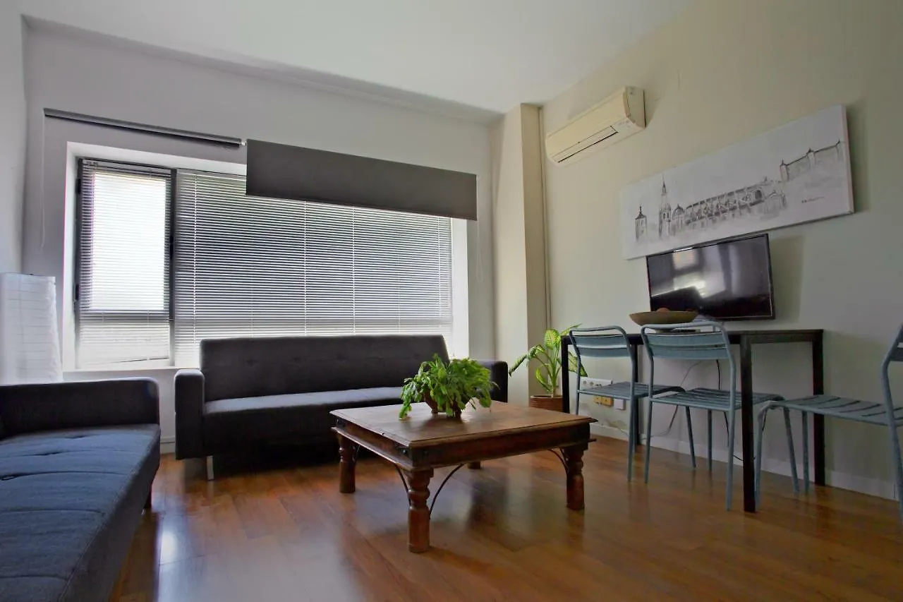 TOLETUM low cost LOFTS diáfanos o 2dormitorios PARKING Municipal Gratis al aire libre a 100m Toledo