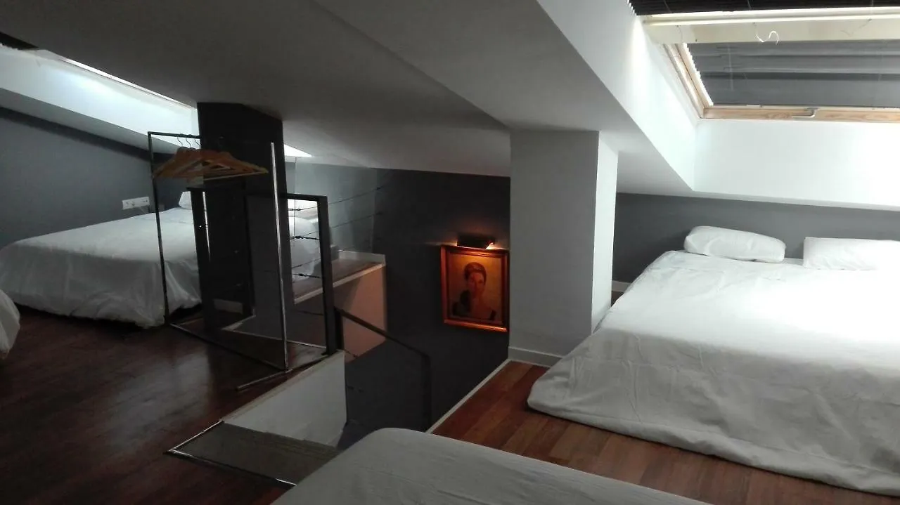 TOLETUM low cost LOFTS diáfanos o 2dormitorios PARKING Municipal Gratis al aire libre a 100m Toledo Appartamento